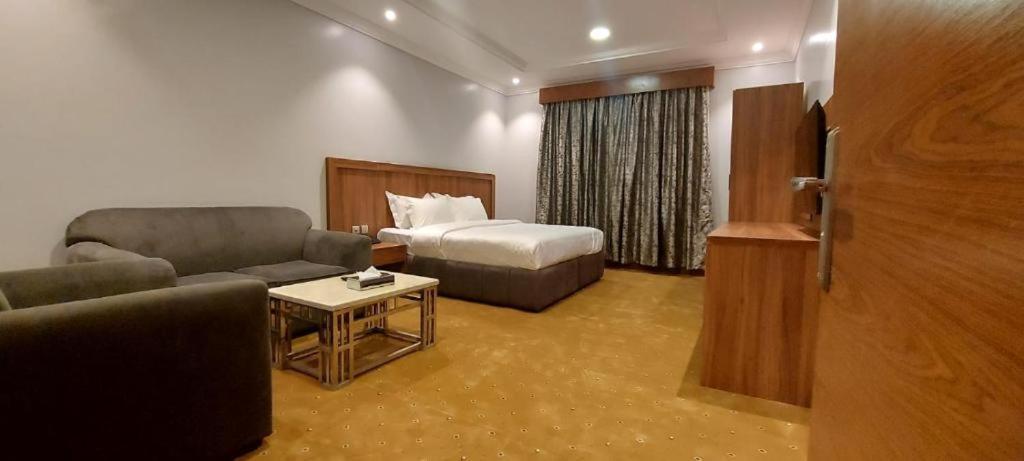 Almasem Serviced Apartments -Exit 5 Эр-Рияд Экстерьер фото